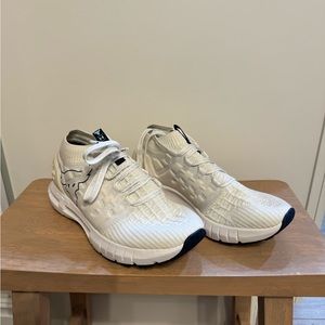 Women’s Under Armour HOVR Phantom Shoes